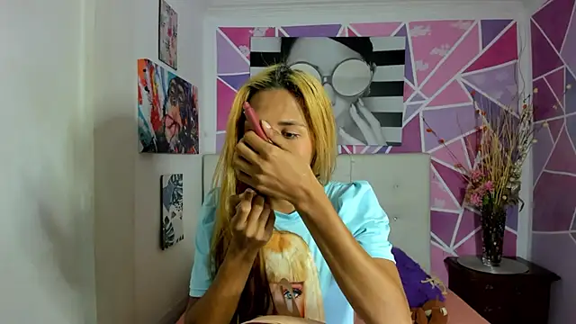 Snapshot of Brisahott chatting on 11, 12, 2024 Brisahott online show from 11, 12, 2024