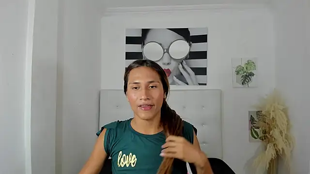 Snapshot of Brisahott chatting on 11, 9, 2025 Brisahott online show from 11, 9, 2025