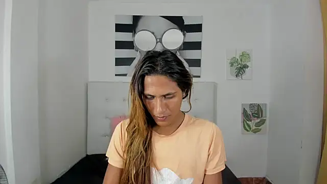 Snapshot of Brisahott chatting on 22, 10, 2025 Brisahott online show from 22, 10, 2025