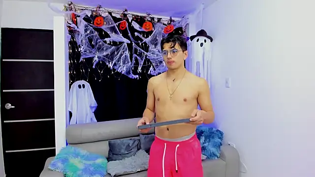 Snapshot of UNIVERSAL_SEXX_ chatting on 16, 10, 2025 UNIVERSAL SEXX online show from 16, 10, 2025