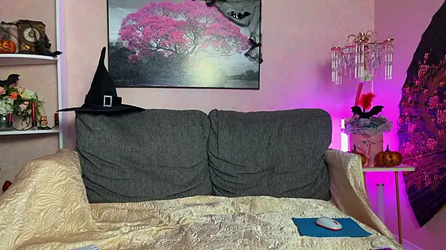 Snapshot of Selena_Sweetie chatting on 17, 10, 2025 Selena Sweetie online show from 17, 10, 2025