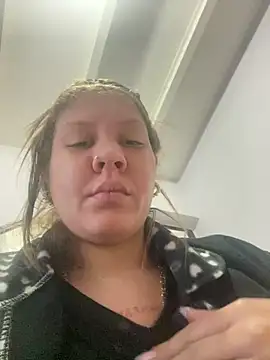 Snapshot of andreinitahg chatting on 29, 12, 2024 andreinitahg online show from 29, 12, 2024