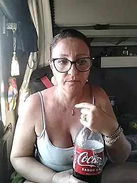 Snapshot of cuplubijoanna chatting on 6, 10, 2025 cuplubijoanna online show from 6, 10, 2025