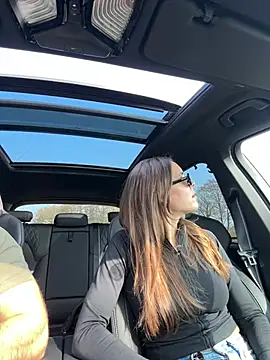 JuicyFruits93 online show from 4, 3, 2026