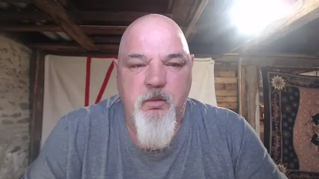 Snapshot of Newfiesausage1972 chatting on 20, 4, 2026 Newfiesausage1972 online show from 20, 4, 2026
