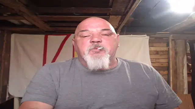 Snapshot of Newfiesausage1972 chatting on 2, 5, 2026 Newfiesausage1972 online show from 2, 5, 2026