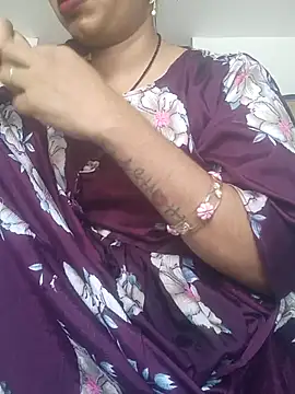 Snapshot of Simaran_bhabhi chatting on 27, 10, 2025 Simaran bhabhi online show from 27, 10, 2025