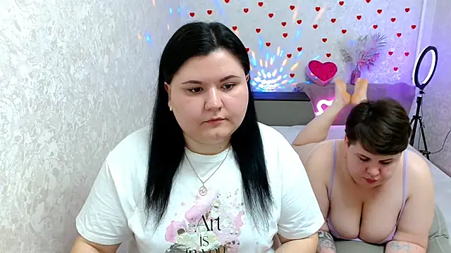 BeckyAndHellen online show from 24, 2, 2025