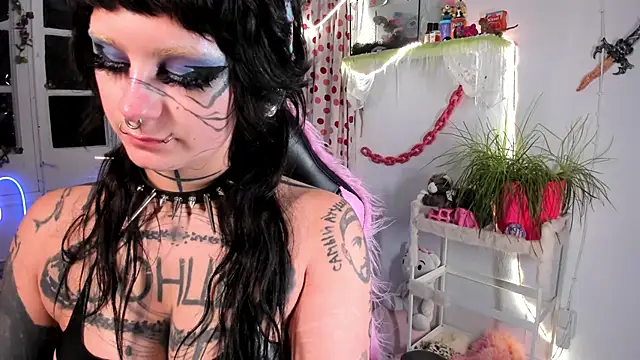 lady sontse  online show from 4, 4, 2026