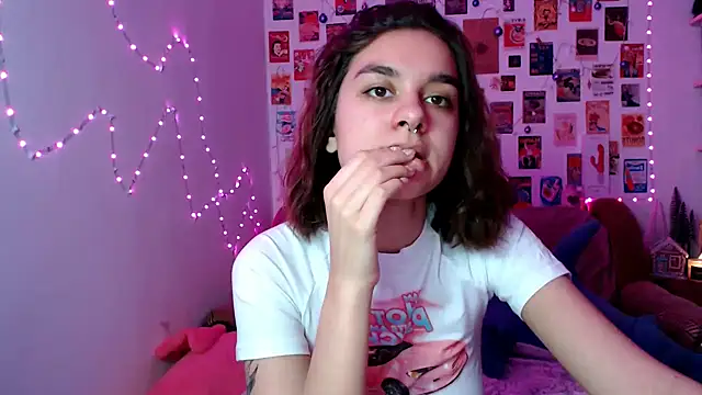 Snapshot of Celine_Dionn chatting on 18, 12, 2024 Celine Dionn online show from 18, 12, 2024