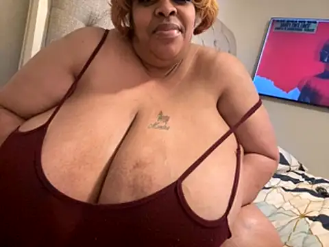 Missredboneo12 online show from 15, 11, 2025