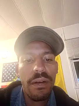 Snapshot of Ricardosuavee6 chatting on 1, 11, 2025 Ricardosuavee6 online show from 1, 11, 2025