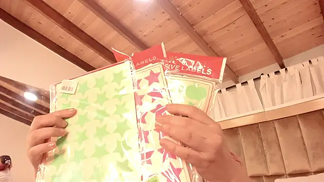 Twwiiggy online show from 15, 2, 2025