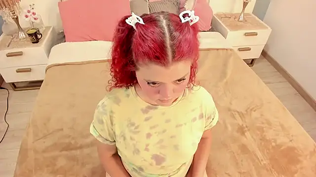 Twwiiggy online show from 10, 9, 2025