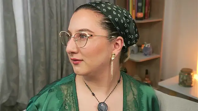 Ximenna Cruz online show from 6, 4, 2026