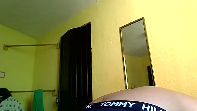 Snapshot of lozter345 chatting on 19, 10, 2025 lozter345 online show from 19, 10, 2025