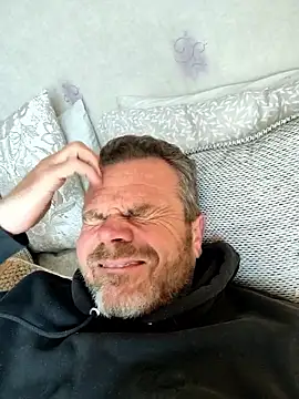 Snapshot of toptugger chatting on 13, 4, 2026 toptugger online show from 13, 4, 2026