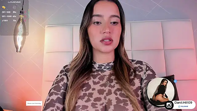 danii hill  online show from 20, 12, 2025