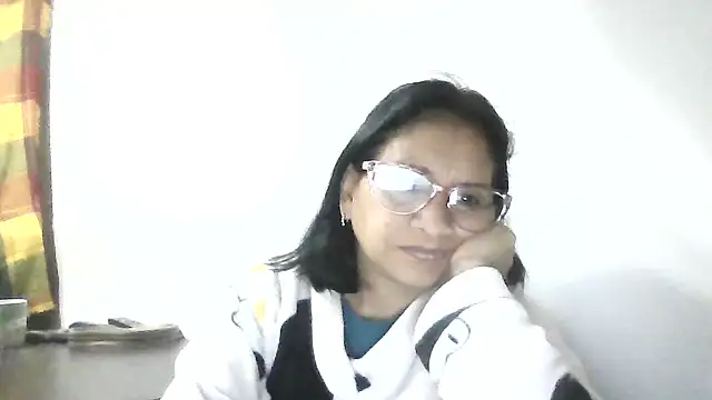 Snapshot of titssmall123 chatting on 6, 8, 2026 titssmall123 online show from 6, 8, 2026