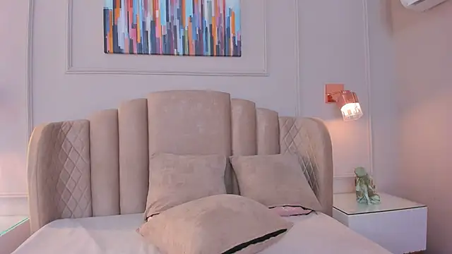 Snapshot of aria_greco chatting on 6, 12, 2024 aria greco online show from 6, 12, 2024