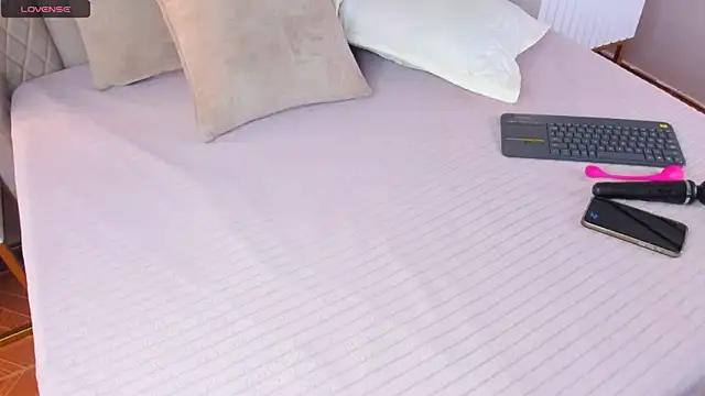 Snapshot of aria_greco chatting on 10, 1, 2025 aria greco online show from 10, 1, 2025