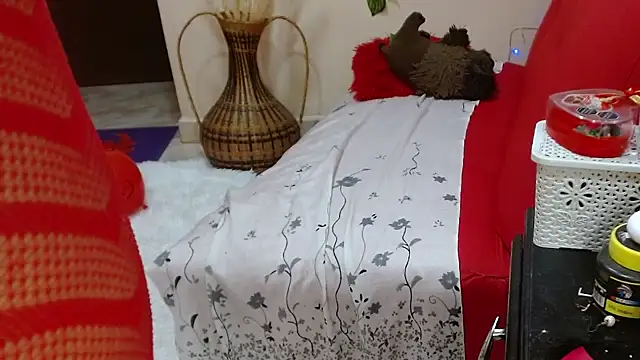 Latin Mature975 online show from 16, 2, 2025