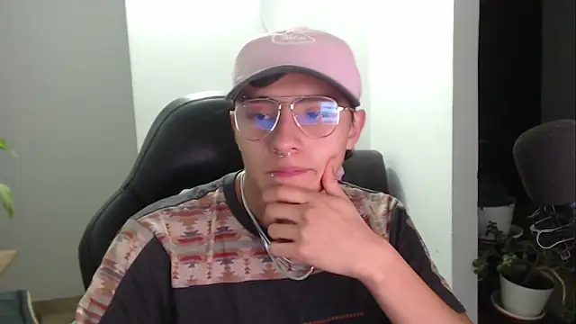 Snapshot of jay_dimarco2 chatting on 5, 1, 2026 jay dimarco2 online show from 5, 1, 2026