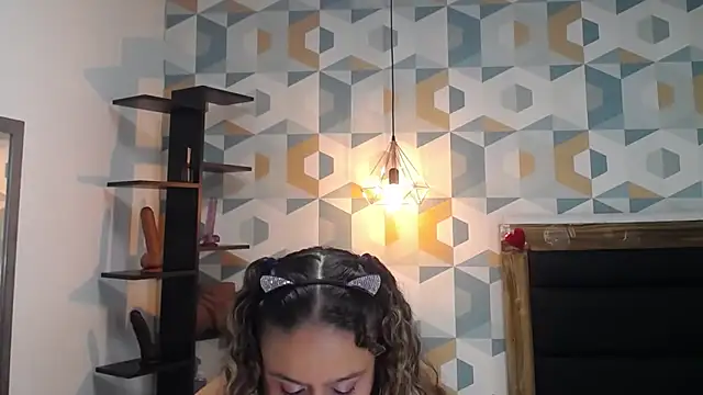 Snapshot of cameronglen chatting on 24, 2, 2025 cameronglen online show from 24, 2, 2025