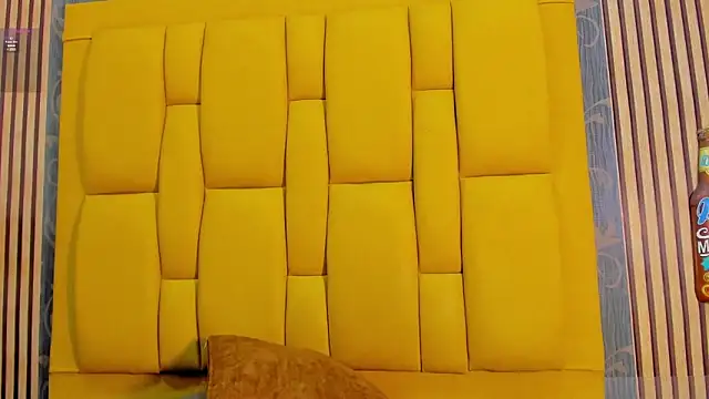 kriixtybrown online show from 15, 3, 2026