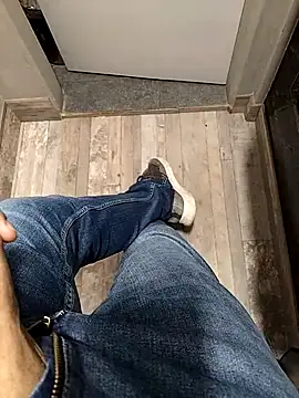 A man in public online show from 21, 11, 2025