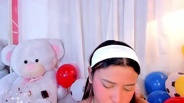 Snapshot of JessyZoe chatting on 21, 6, 2026 JessyZoe online show from 21, 6, 2026