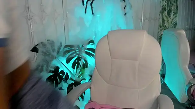 cute hollywood online show from 20, 10, 2025