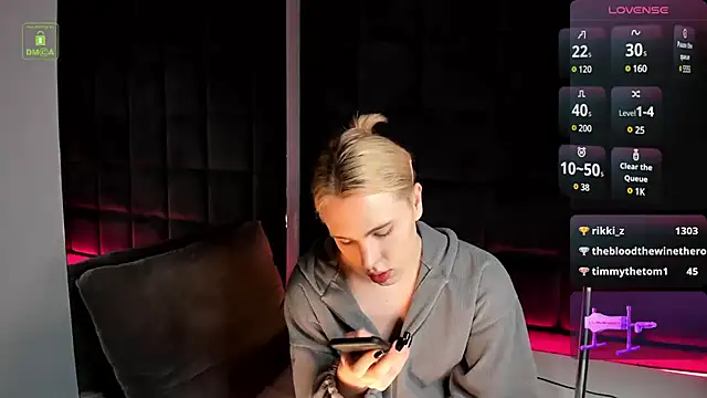 DanielPaige  online show from 28, 12, 2024