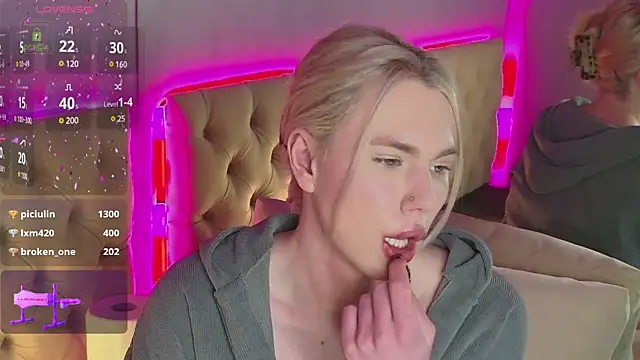 DanielPaige  online show from 5, 2, 2025