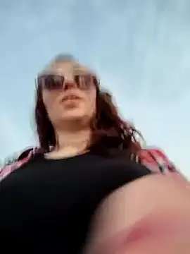 Genevieve143 online show from 7, 3, 2025