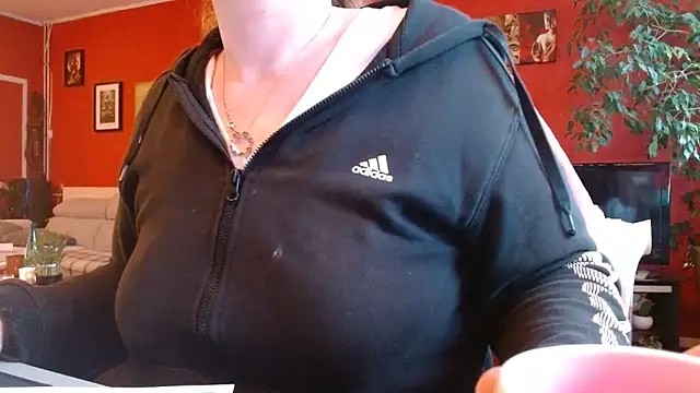 Snapshot of cruellaculdenfer67 chatting on 3, 4, 2026 cruellaculdenfer67 online show from 3, 4, 2026