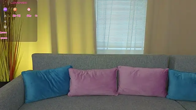 Snapshot of MilaDreamer chatting on 2, 10, 2025 MilaDreamer online show from 2, 10, 2025