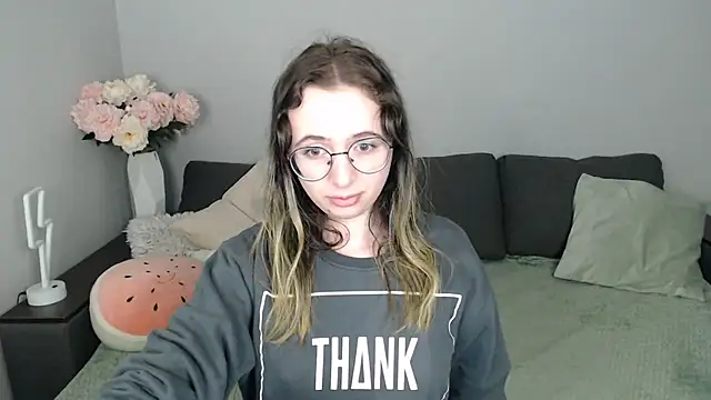 Mini Diva online show from 18, 10, 2025