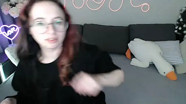 Mini Diva online show from 28, 3, 2026