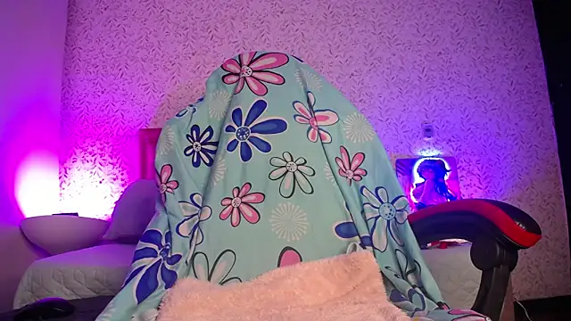 luly pink online show from 21, 4, 2026