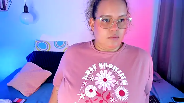 monicabbw  online show from 30, 1, 2025