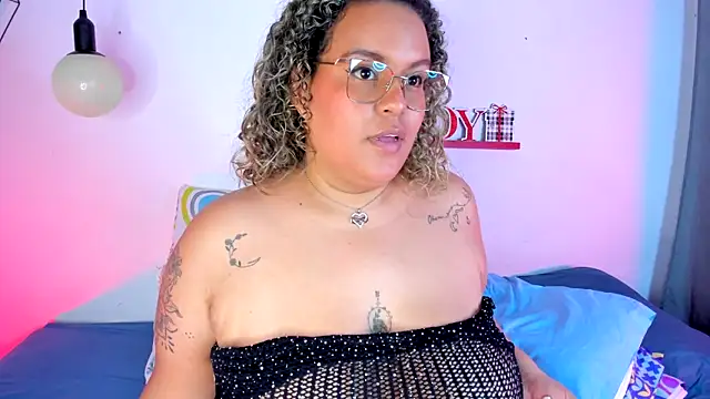 monicabbw  online show from 21, 2, 2025