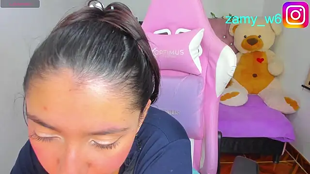 Snapshot of karla_cute01 chatting on 21, 4, 2026 karla cute01 online show from 21, 4, 2026