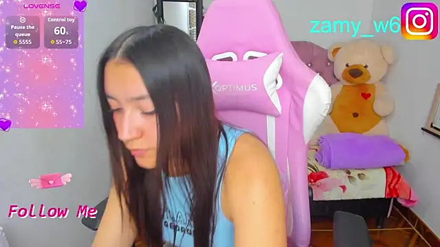 Snapshot of karla_cute01 chatting on 13, 5, 2026 karla cute01 online show from 13, 5, 2026
