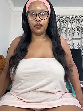 MimiCurves online show from 2, 6, 2026