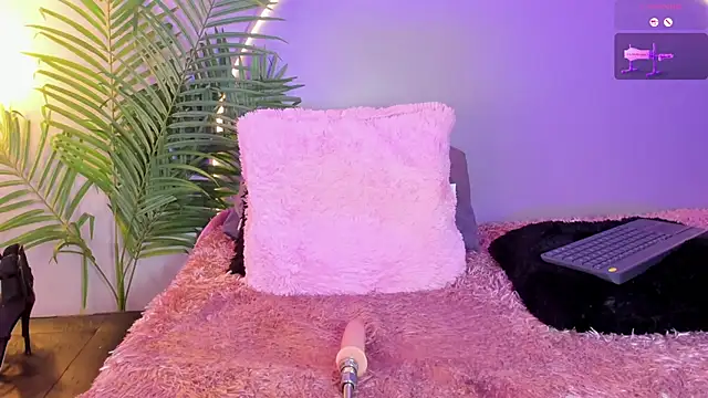 Snapshot of izabelacarter chatting on 20, 1, 2025 izabelacarter online show from 20, 1, 2025