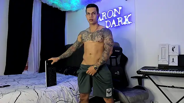 Snapshot of Aron_Dark chatting on 3, 1, 2025 Aron Dark online show from 3, 1, 2025