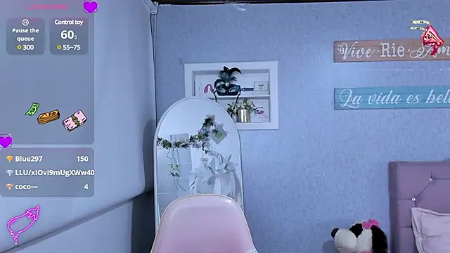 Kenia tompson01 online show from 7, 3, 2025