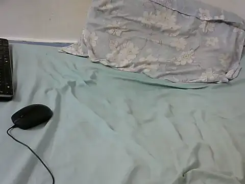 Snapshot of Creamy-Queen chatting on 25, 2, 2025 Creamy-Queen online show from 25, 2, 2025