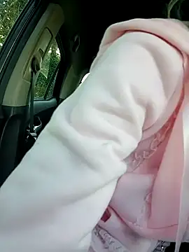 Snapshot of Timide_girl2 chatting on 10, 3, 2025 Timide girl2 online show from 10, 3, 2025